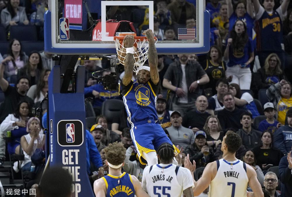 在攻防两端 在攻防两端