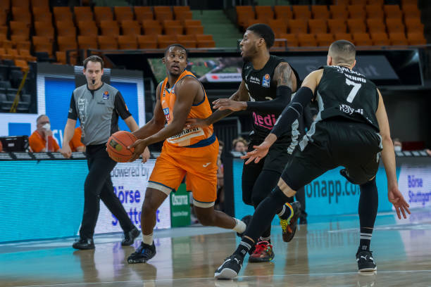 以出色的技 以出色的技